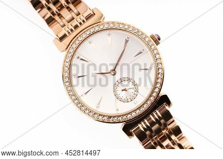 Classic Chronograph Wristwatch. Swiss Golden Wrist Watch. Luxury Fashion Watch Stainless Steel Chrom