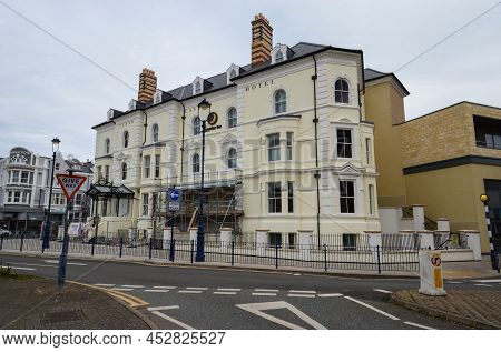 Llandudno, Uk: Apr 10, 2022: Rebuilding Work Of The Historic Victorian Style Tudno Castle Hotel Is N