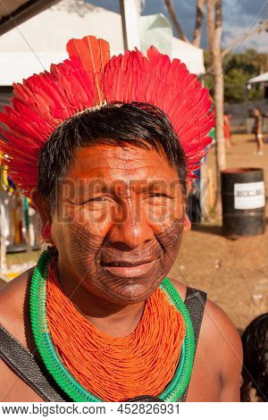 Brasilia, Df, Brazil-april 13, 2022: Indigenous Natives From All Over Brazil, Descend Upon Brasilia,