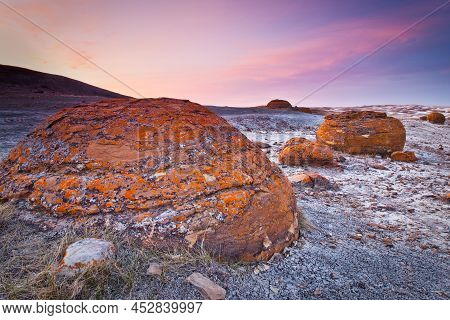 Red Rock Coulee In Southern Alberta, Canada