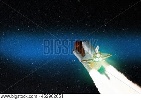 Spaceship Lift Off. Space Shuttle With Smoke And Blast Takes Off Into The Starry Sky. Rocket Starts