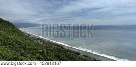 Nantian Observation Deck, Taitung, Enjoy The Beautiful Coastline Of Taitung