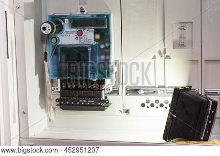 Control Energy Consumption And Electricity Fee By Electricity Meter - Electricity Costs