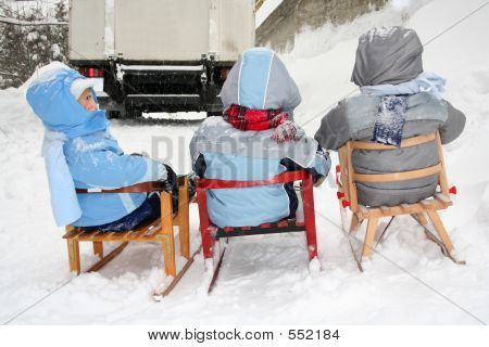 슬라이드와 함께 세 아이