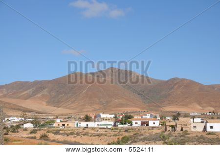 Byn Tuineje. Kanarieöarna Fuerteventura
