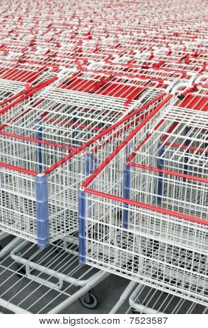 American carrelli accatastati insieme.