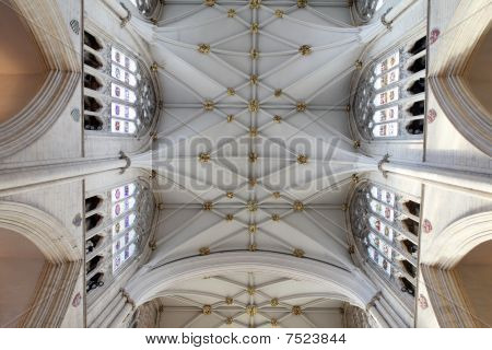 Churh w Anglii wnętrze, York Minster ozdobny sufit