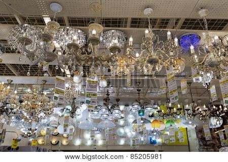 Many Beautiful Chandeliers Light  Store
