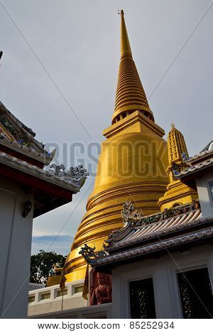 Asia  Thailand  In  Bangkok Sunny  Temple   Roof Wat  Palaces         Mosaic