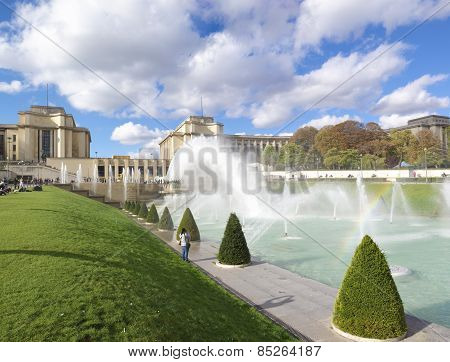 Warsaw Fountain Paris