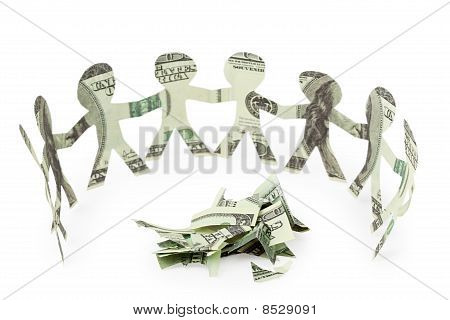 Dólares poco gente danza recortes en semicírculo alrededor de corte rebanadas de dólar