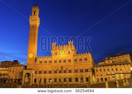Palazzo Pubblico On Siena's Piazza Del Campo In Italy