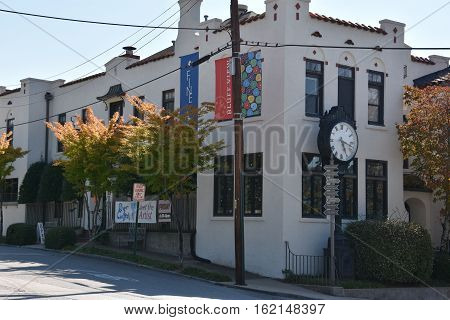 CHATTANOOGA, TN - OCT 5: Bluff View Arts District in Chattanooga, Tennessee, as seen on Oct 5, 2016.  Bluff View Art District is a historic neighborhood filled with restaurants, a coffee house, art gallery, historic Bed & Breakfast, and plenty of gardens,