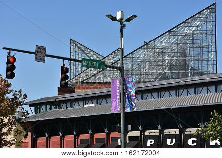 CHATTANOOGA, TN - OCT 5: Tennessee Aquarium in Chattanooga, as seen on Oct 5, 2016. It opened in 1992 on the banks of the Tennessee River in downtown Chattanooga, with a major expansion added in 2005.