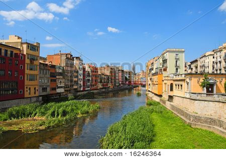 Evler Onyar Nehri Girona, İspanya