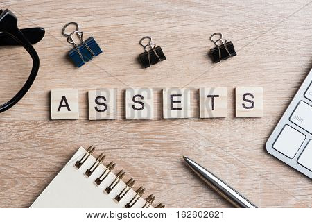 Keywords for making business on wooden office table