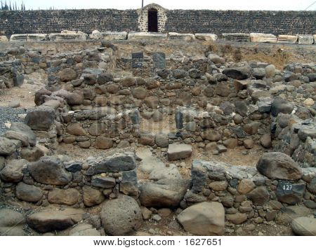 Ruinerne af romerske-byzantinske huse i Capernaum/Israel