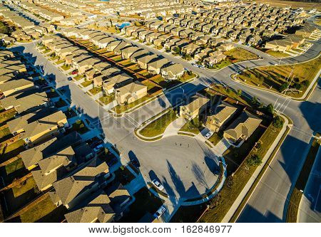 Sunset Suburban Homes North of Austin near Round Rock , Texas as Texas expands more and more homes are built in Modern Neighborhood Communities at Dead End Cul De Sac