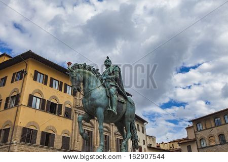 Statua Equestre Di Cosimo In Florence