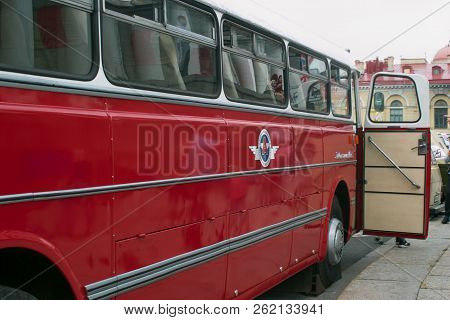 Saint Petersburg, Russia - August 25, 2018: Parade Of Old Cars To The 40th Anniversary Of The Newspa