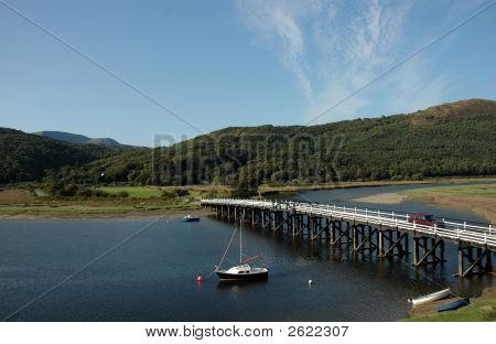มุมมองของสะพานโทร penmaenpool