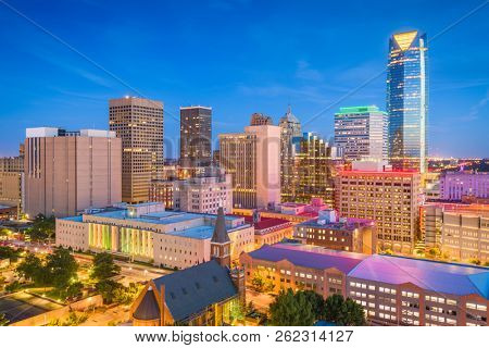 Oklahoma City, Oklahoma, USA downtown skyline at twilight.