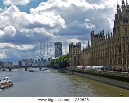 Thames Nehri