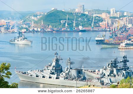 Russische Marine Pazifikflotte bei militärischen port Wladiwostok