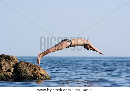 Ember hanyatt-homlok beugrott a lásd