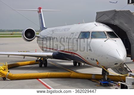 Philadelphia, Usa - May 3, 2012: Us Airways Express Bombardier Crj Canadair Regional Jet 200 N434aw 