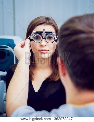 Consultation With An Ophthalmologist. Medical Equipment. Coreometry.