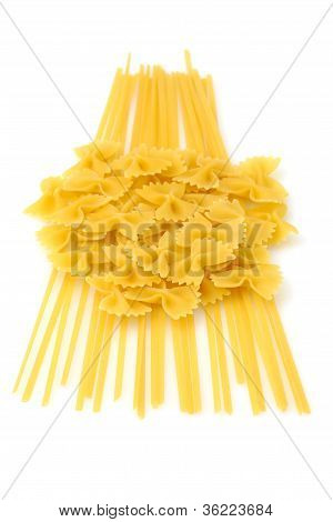Farfale og Linguine Pasta