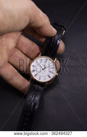 Saint-imier, Switzerland 31.03.2020 - Closeup Image Of Longines Watch In The Male Palm Longines Man 