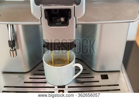 Self-service Coffee Machines Offer Consistent, Quality Coffee In Hotel, Sport Club Or Office. Espres