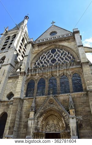Eglise Saint-severin Located At The Latin Quarter, Flamboyant Gothic Church With Blue Sky. Paris, Fr