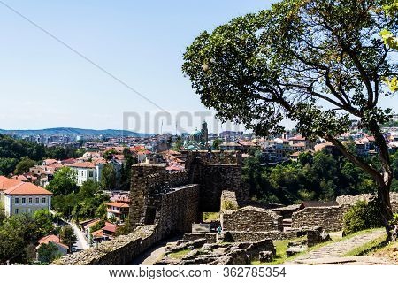 Veliko Tarnovo, Bulgaria - August 31, 2019: Beautiful View Of Velico Tarnovo Town And The Tsarevets 