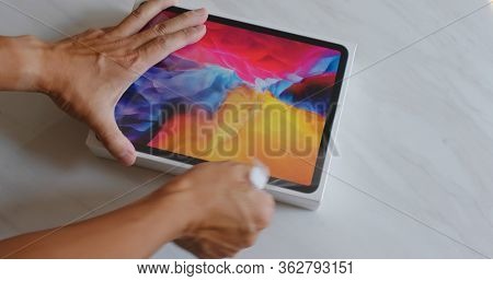 Hong Kong 26 March 2020: Unbox new ipadpro