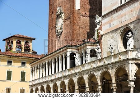 Cremona, Italy - Circa September 2018. Beautiful Architecture Of Catholic Church (cattedrale Di Crem
