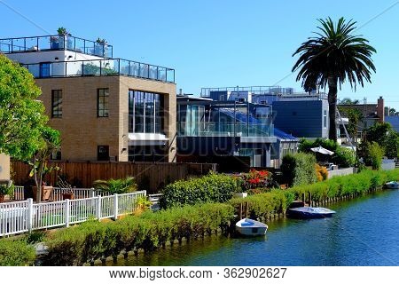 City Landscape. Usa, Los Angeles. July 2019
Colorful Background Of Houses And Plants For Publication