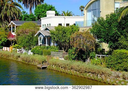City Landscape. Usa, Los Angeles. July 2019
Colorful Background Of Houses And Plants For Publication