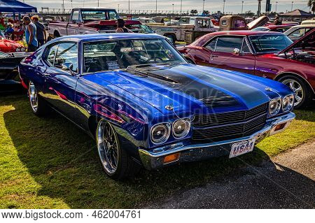 Daytona Beach, Fl - November 28, 2020: High Perspective Front Corner View Of A 1970 Chevrolet Chevel