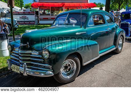 Falcon Heights, Mn - June 18, 2022: High Perspective Front Corner View Of A 1947 Chevrolet Stylemast