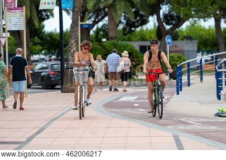 Cambrils, Spain : 2022 September 10 : Panorama At The End Of Summer In The Tourist City Of Cambrils 