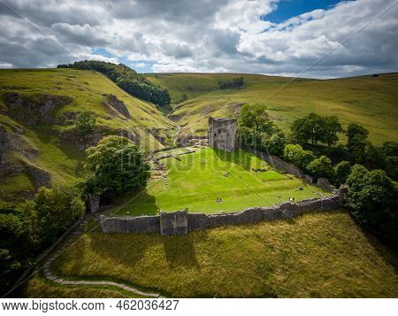 Peveril Castle In The Peak District National Park - Travel Photography