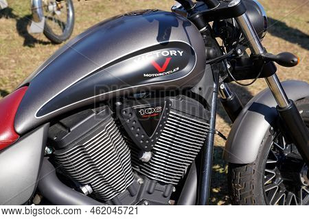 Bordeaux , Aquitaine  France - 10 09 2022 : Victory Logo Text And Brand Sign On Fuel Tank Motorcycle
