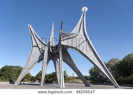 The Alexander Calder sculpture L'Homme