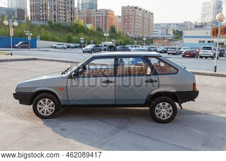Novosibirsk, Russia - 08.09.2022: Lada Samara ,vaz 2109, Lada Sputnik Side View. Old Used Car In A G