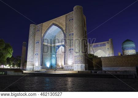 Late Evening At Medieval Bibi-khanum Mosque. Samarkand, Uzbekistan