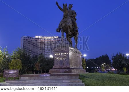Tashkent, Uzbekistan - September 15, 2022: Monument To Amir Temur (tamerlane) Against The Backdrop O