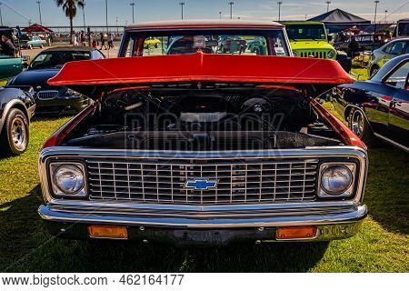 Daytona Beach, Fl - November 28, 2020: High Perspective Front View Of A 1971 Chevrolet Cheyenne C10 